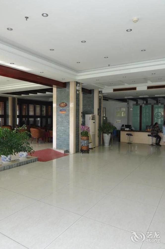 Sanya Jingwei Hotel - Санья Екстер'єр фото