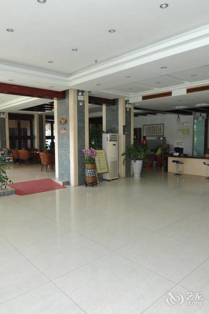 Sanya Jingwei Hotel - Санья Екстер'єр фото