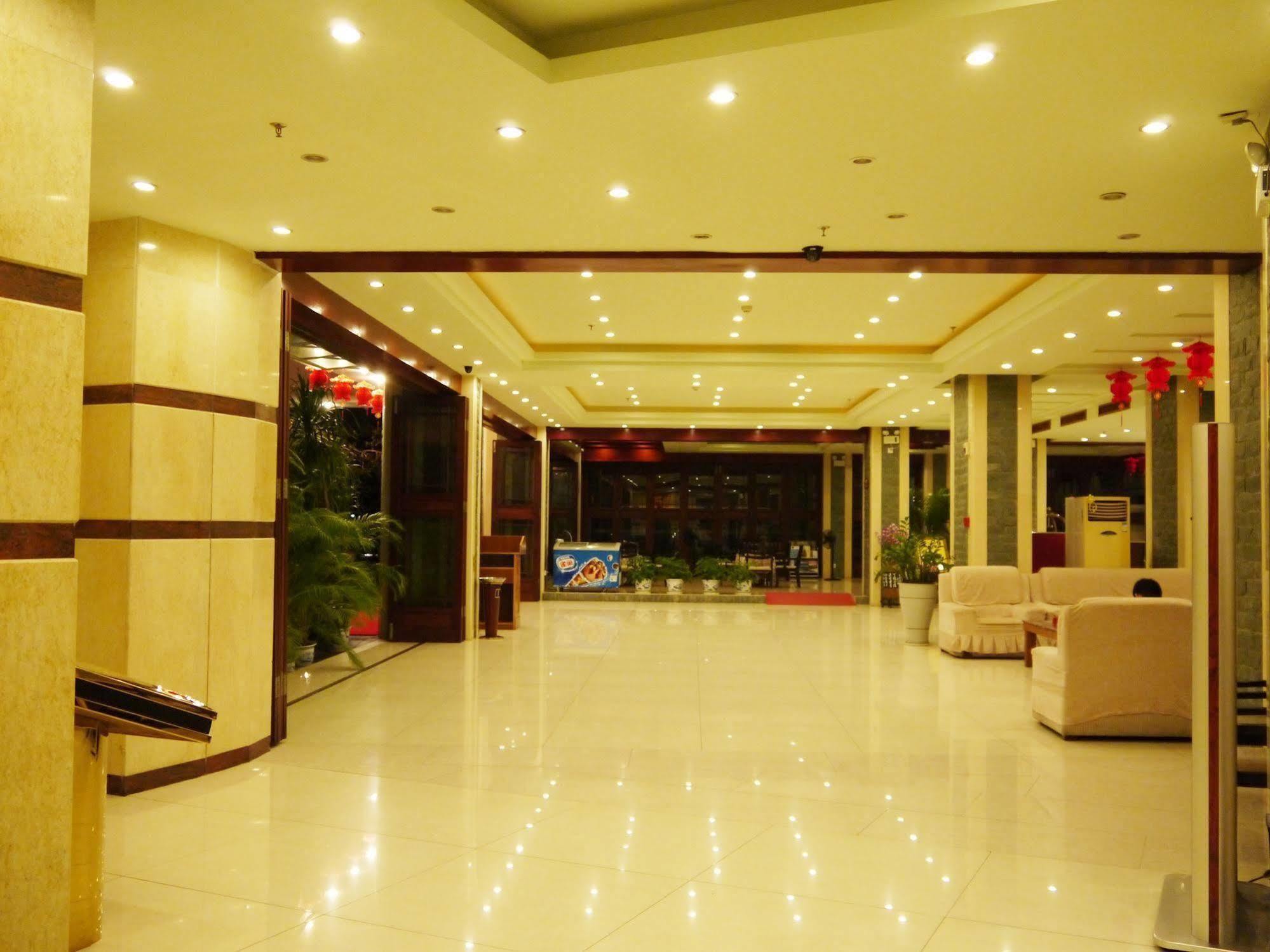 Sanya Jingwei Hotel - Санья Екстер'єр фото