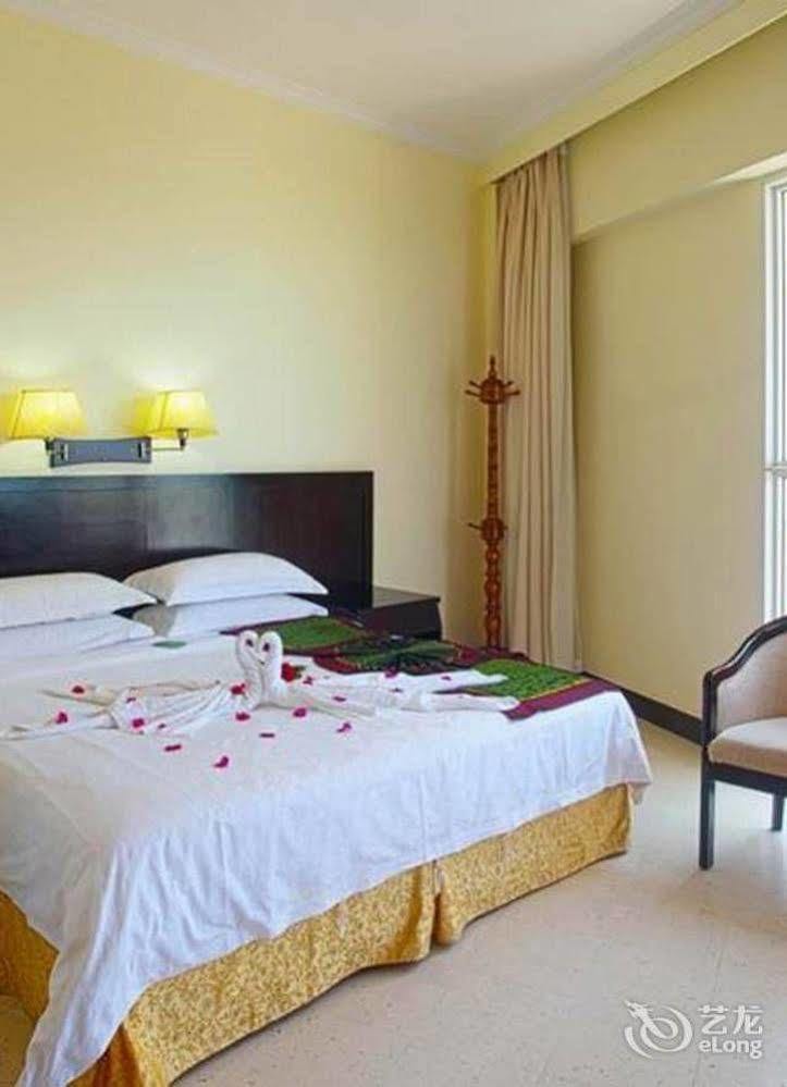 Sanya Jingwei Hotel - Санья Екстер'єр фото